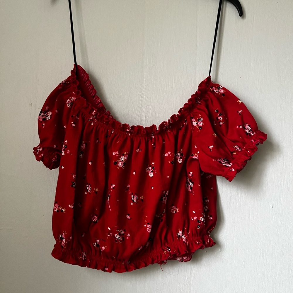 H&M DIVIDED red floral off the shoulder top